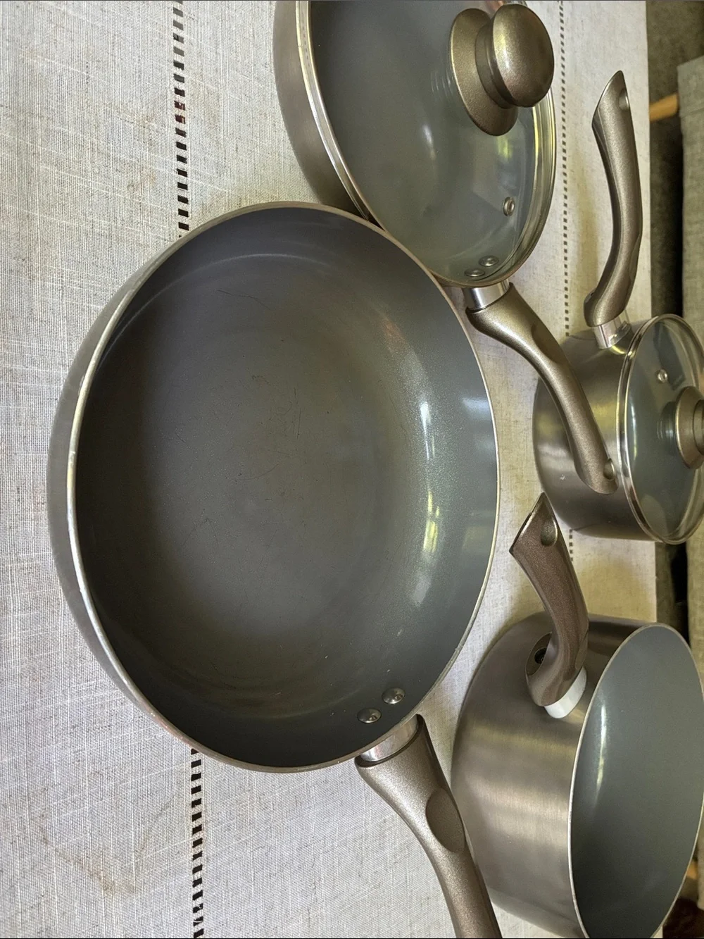 pots, pans, lids set & 10 pce. kitchen essential utensils!